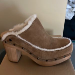 Brand new Ugg Clog never worn size 9
